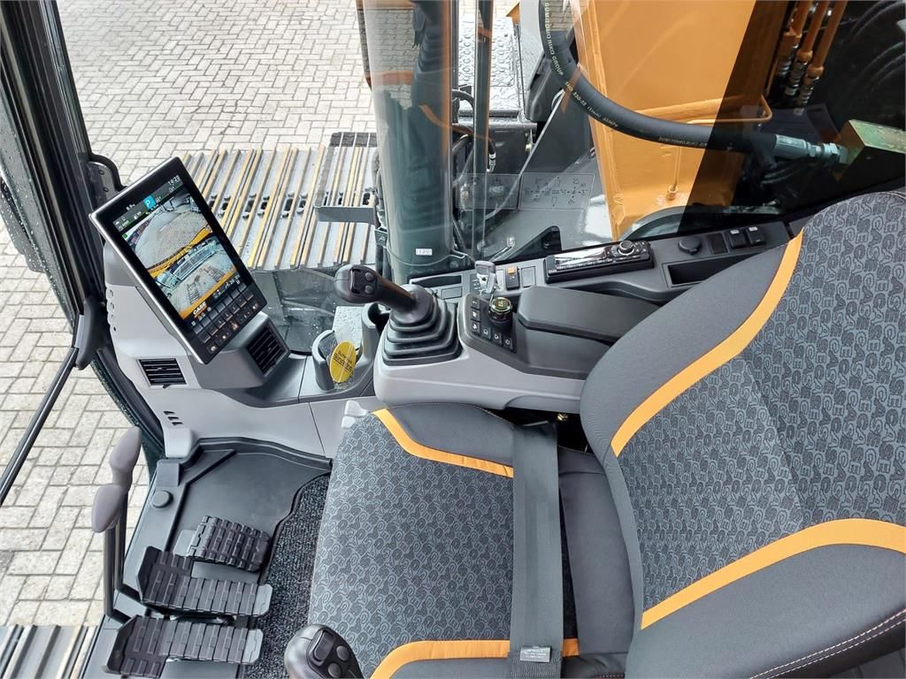 CASE Construction CX210E