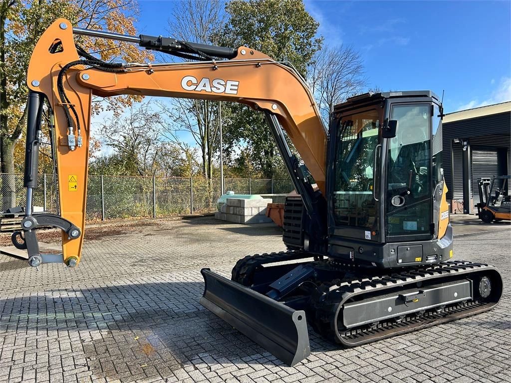 CASE Construction CX85E