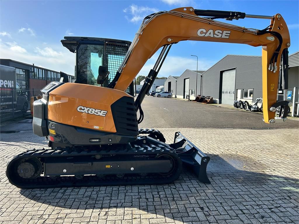 CASE Construction CX85E