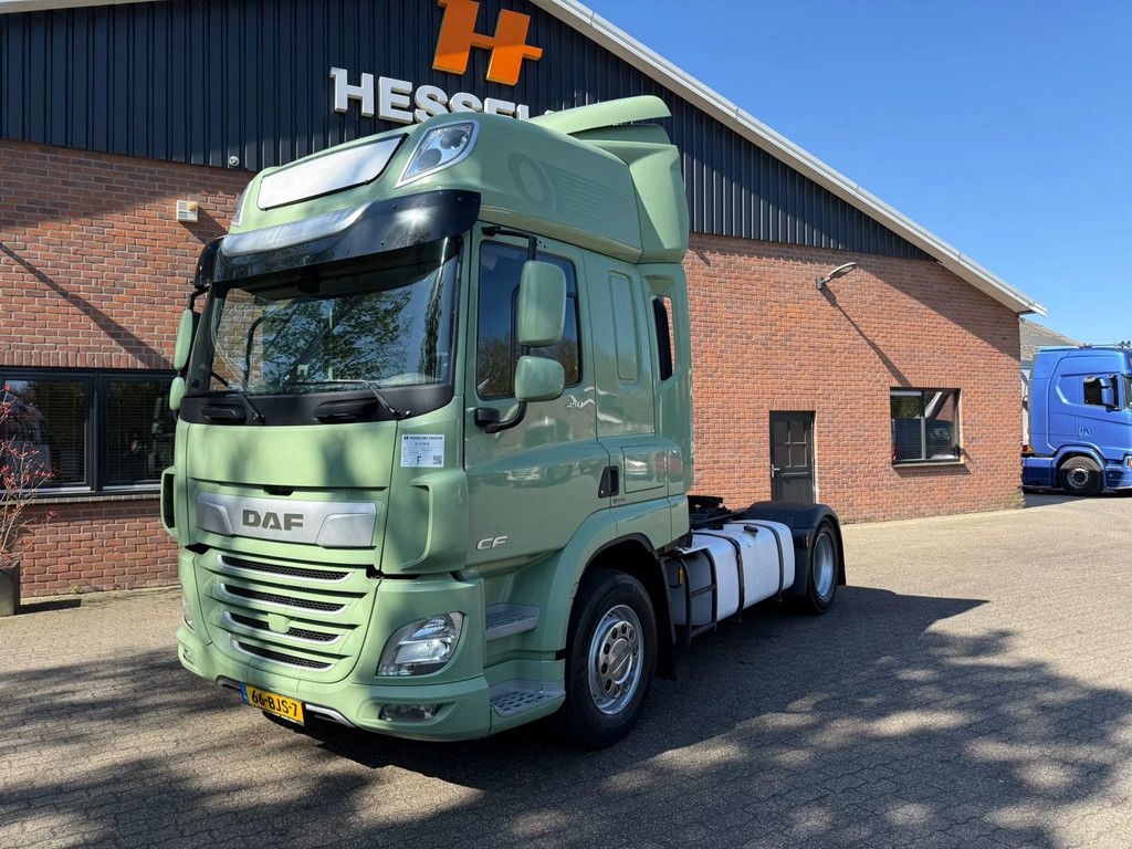 DAF CF 450 4X2 Space Cab LED NL truck