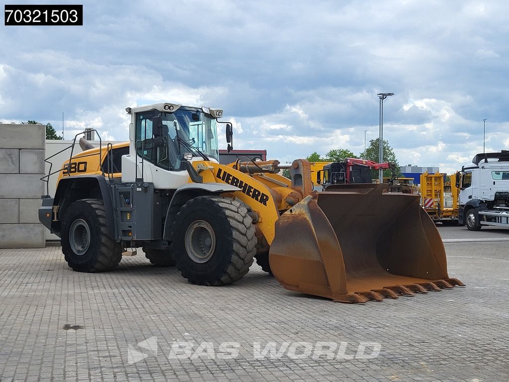 Liebherr L580