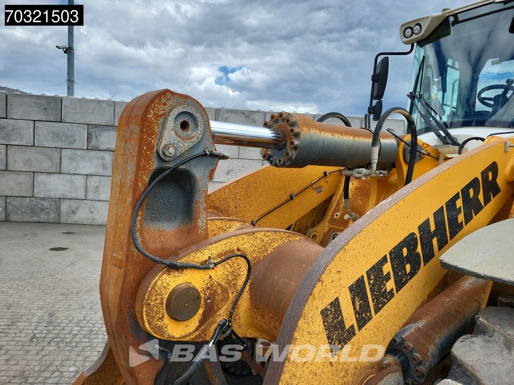 Liebherr L580