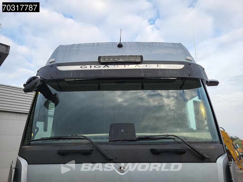 Mercedes Actros 1945 4X2 GigaSpace Xenon Standklima ACC Navi