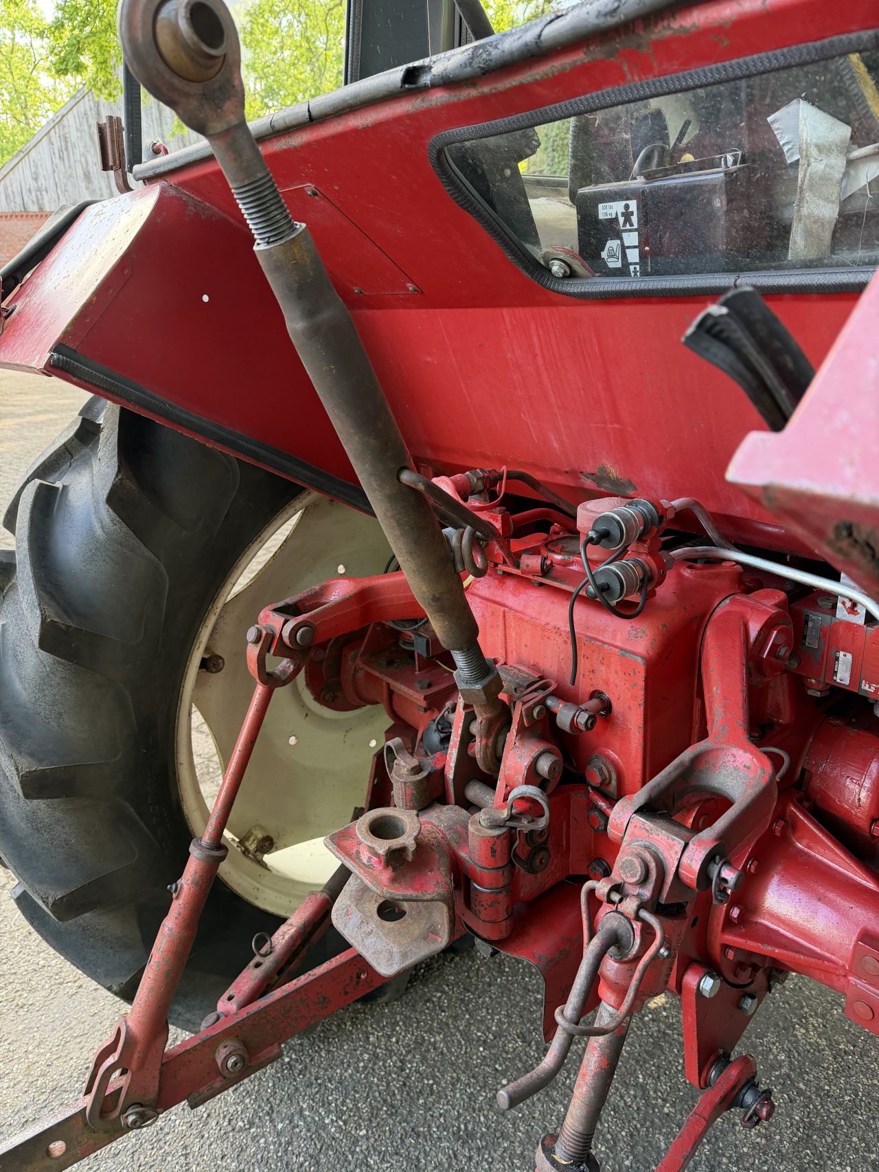 International 633 met stuurbekrachtiging