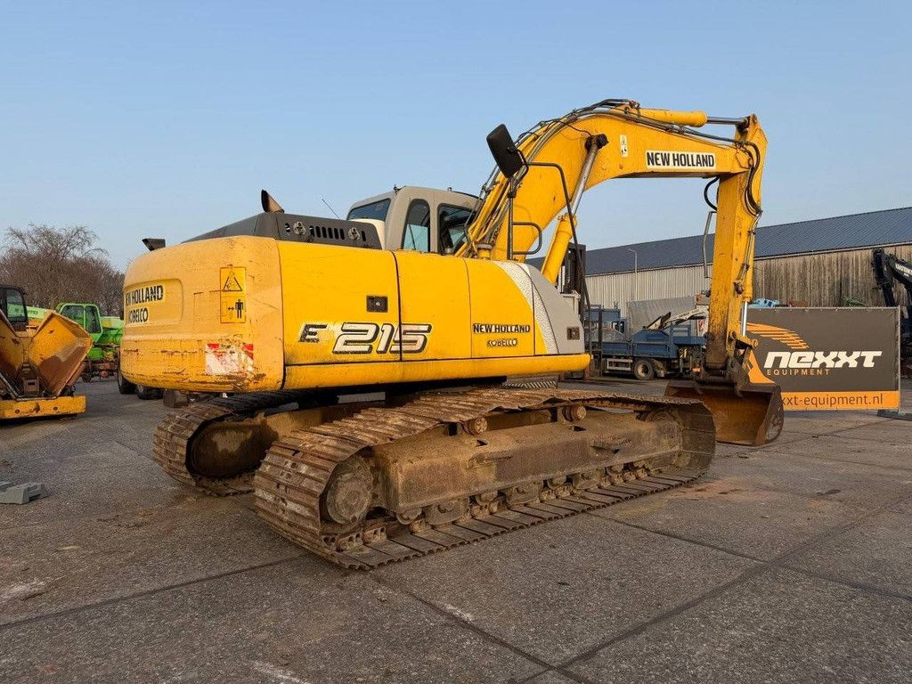 New Holland Kobelco E215 Diesel-Raupenbagger 119 kW 2006