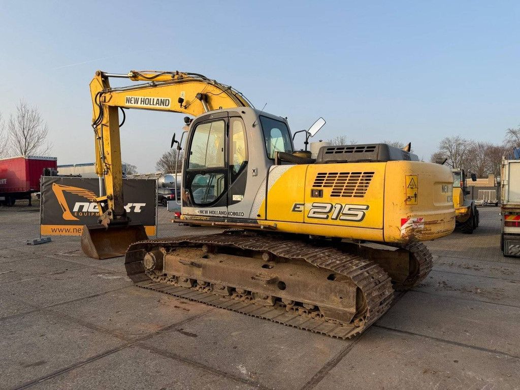 New Holland Kobelco E215 Diesel-Raupenbagger 119 kW 2006