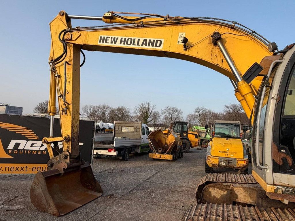 New Holland Kobelco E215 Diesel-Raupenbagger 119 kW 2006