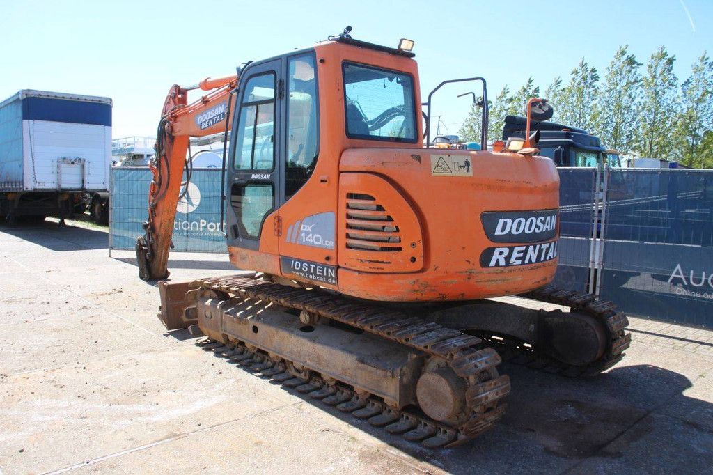Doosan DX140LCR Diesel-Raupenbagger 81 kW 2013