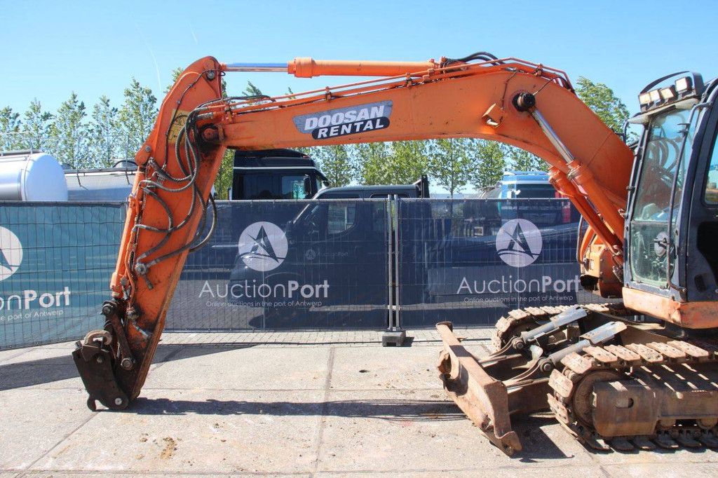Doosan DX140LCR Diesel-Raupenbagger 81 kW 2013