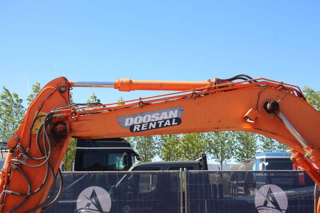 Doosan DX140LCR Diesel-Raupenbagger 81 kW 2013