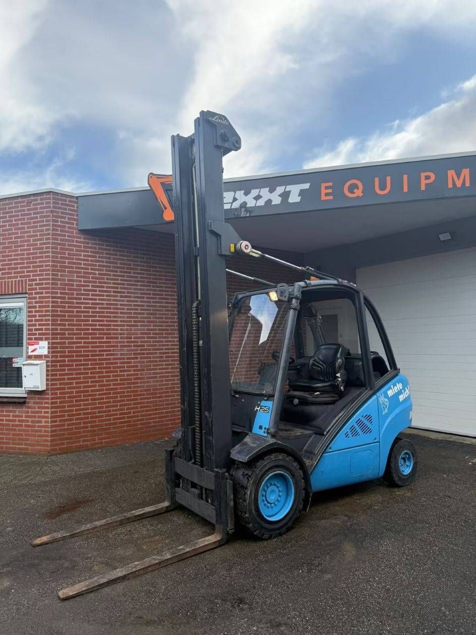 Heftruck Linde H25T LPG 2500kg 7m 2009