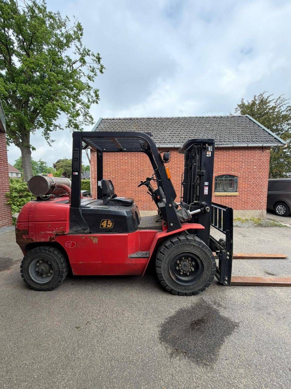 Rough-terrain forklift EP CPCD45 LPG 4500kg 4.3m 2011