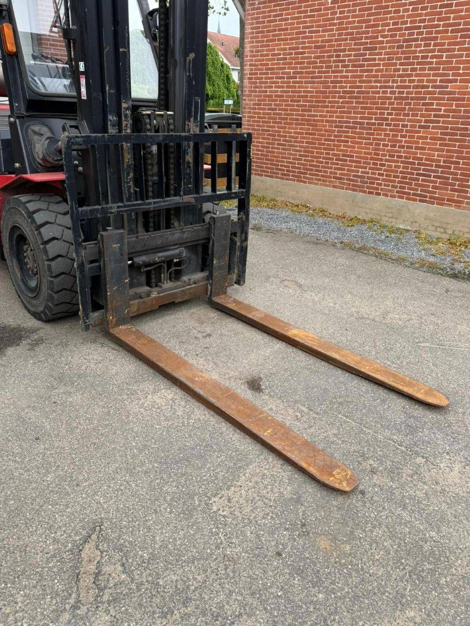 Rough-terrain forklift EP CPCD45 LPG 4500kg 4.3m 2011