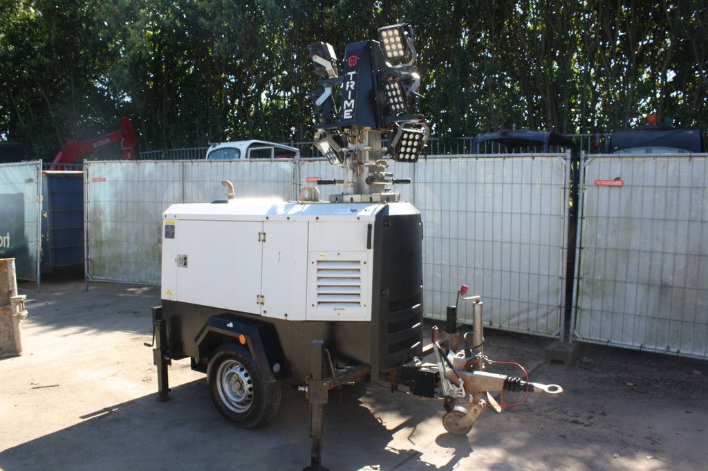 Lichtmast Trime X-HYBRID Elektro+Diesel 3,5 kVA 2019