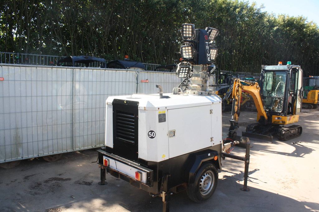 Lichtmast Trime X-HYBRID Elektro+Diesel 3,5 kVA 2019