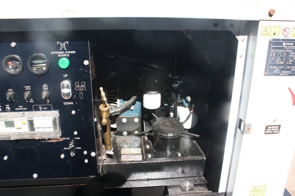 Lichtmast Trime X-HYBRID Elektro+Diesel 3,5 kVA 2019