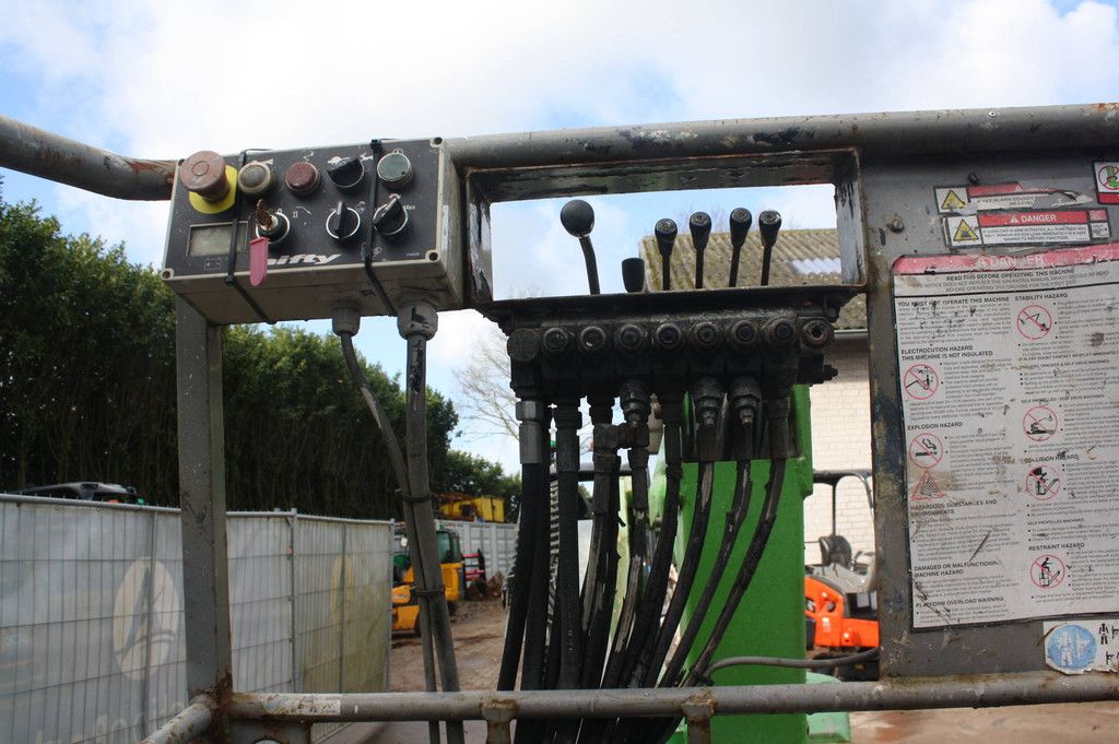 Niftylift HR12 NDE Gelenkteleskoparbeitsbühne Elektro+Diesel 12,2 m 2008
