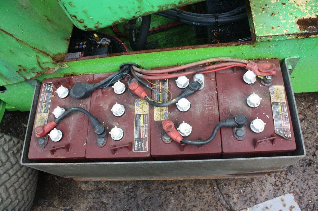Niftylift HR12 NDE Gelenkteleskoparbeitsbühne Elektro+Diesel 12,2 m 2008