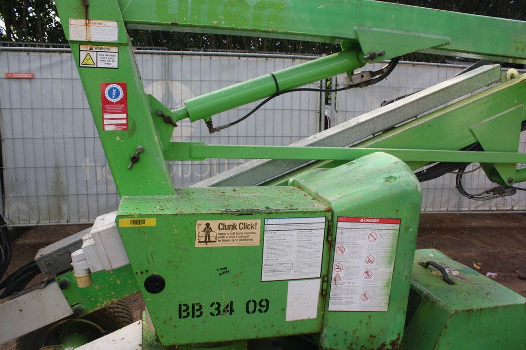 Niftylift HR12 NDE Gelenkteleskoparbeitsbühne Elektro+Diesel 12,2 m 2008