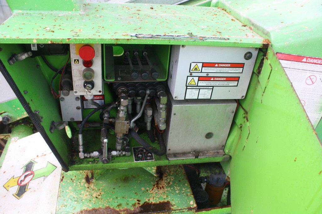 Niftylift HR12 NDE Gelenkteleskoparbeitsbühne Elektro+Diesel 12,2 m 2008