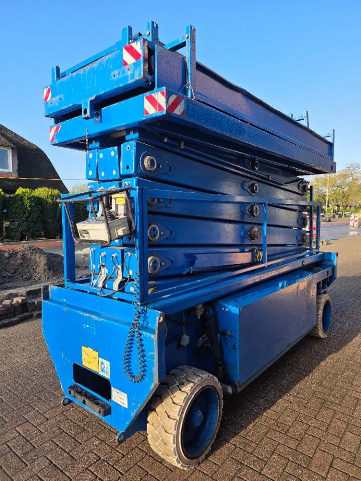 Holland Lift 19 m schaarlift hoogwerker