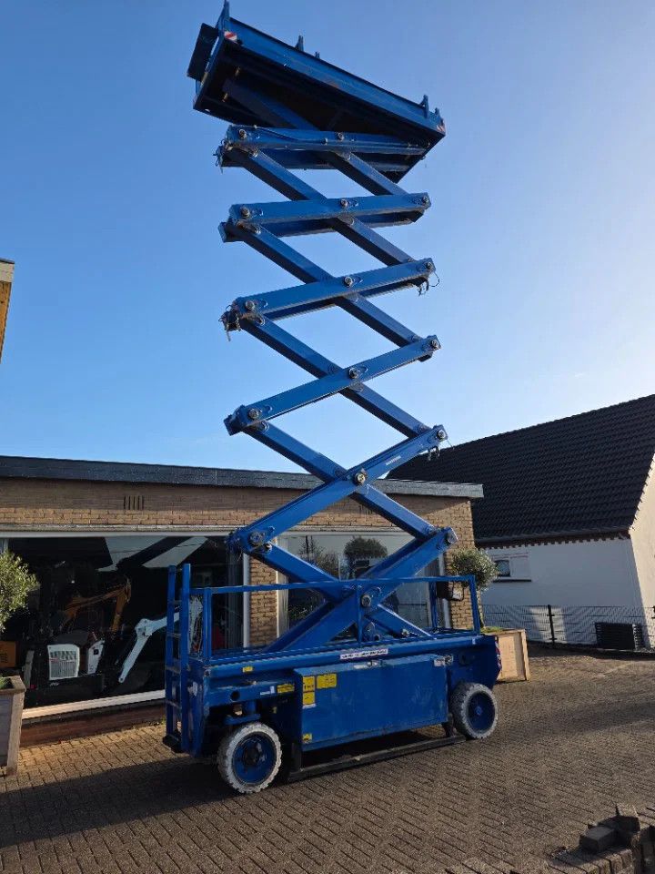 Holland Lift 19 m schaarlift hoogwerker