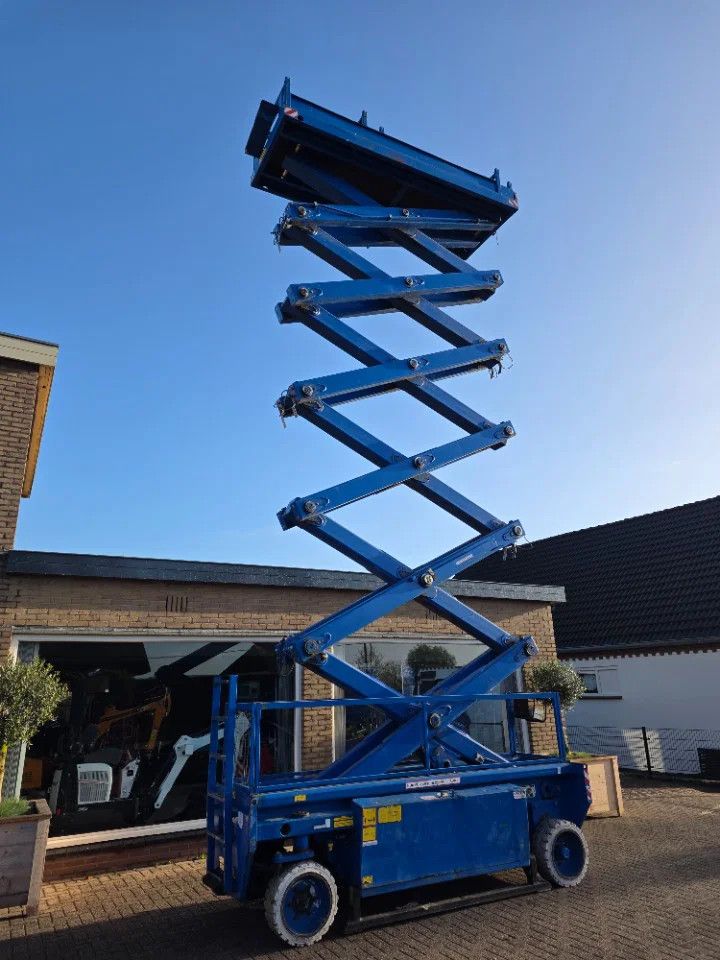 Holland Lift 19 m schaarlift hoogwerker