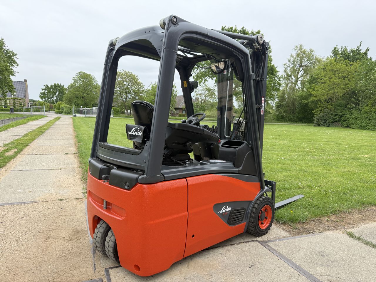 Linde E16-02 triplex mast freelift Sideshift BJ2017 garantie
