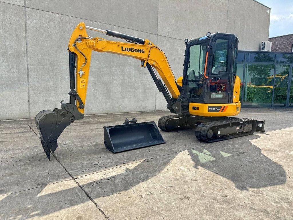 Midi excavator LiuGong 9035 FZTS Diesel 2026