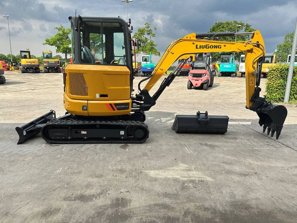Midi excavator LiuGong 9035 FZTS Diesel 2026