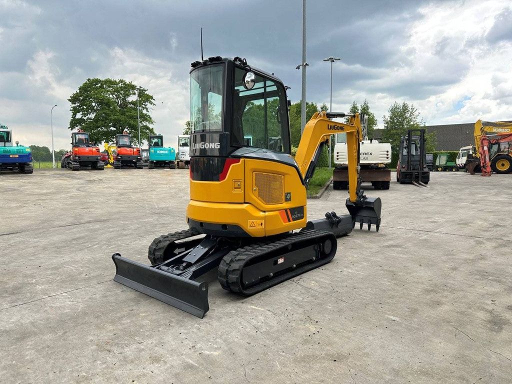 Midi-Bagger LiuGong 9027 FZTS Diesel 2026