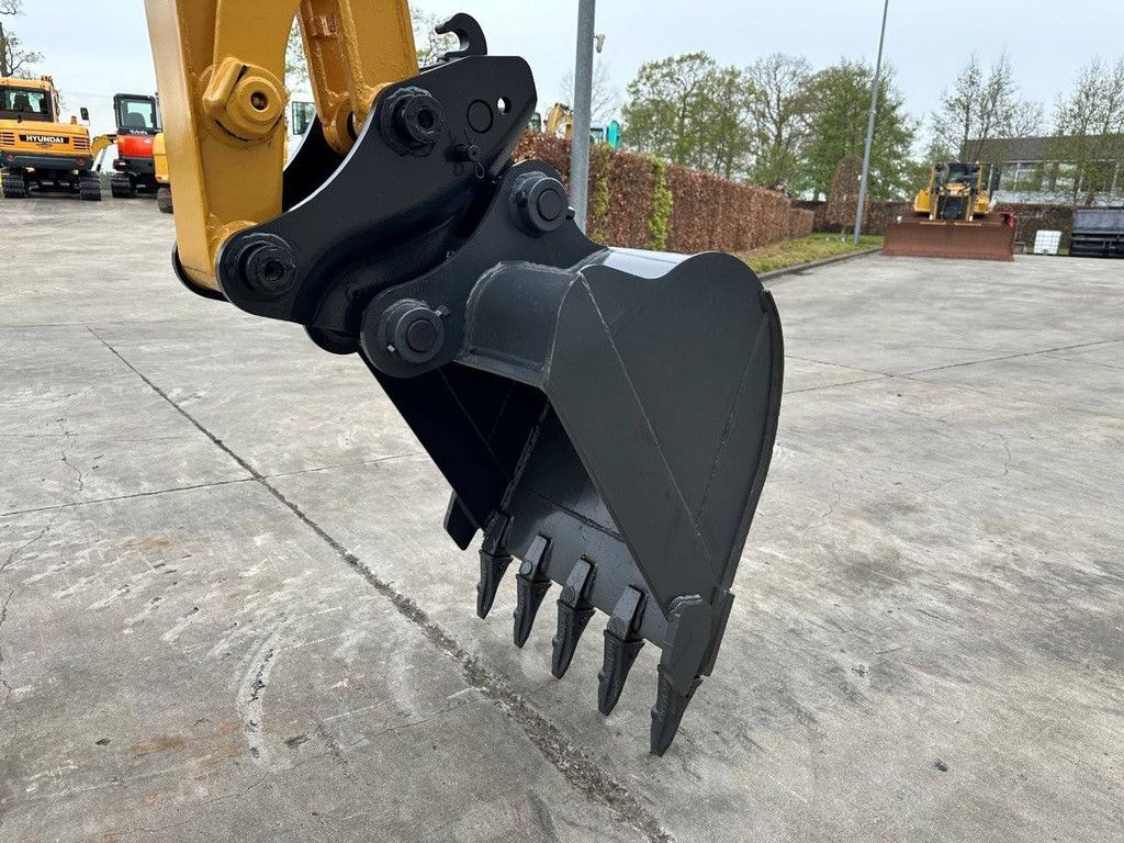 Midi excavator Komatsu PC40MR-2 Diesel 2010