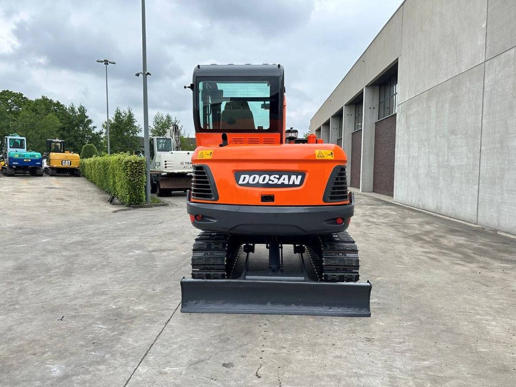 Doosan DX55-9C Diesel-Raupenbagger 2018
