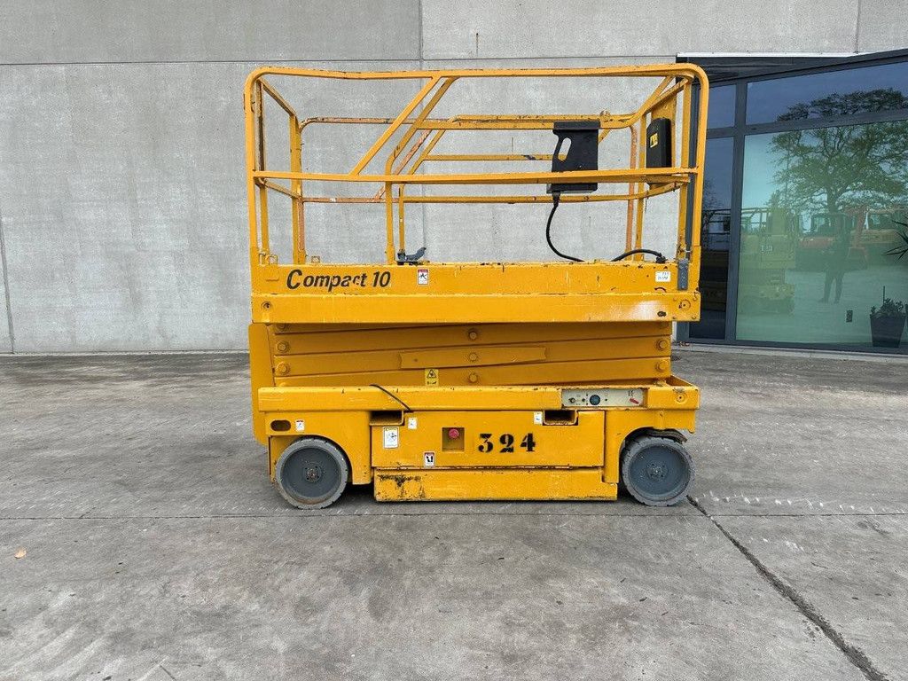 Scherenarbeitsbühne Haulotte Compact 10 Electric 10m 2002