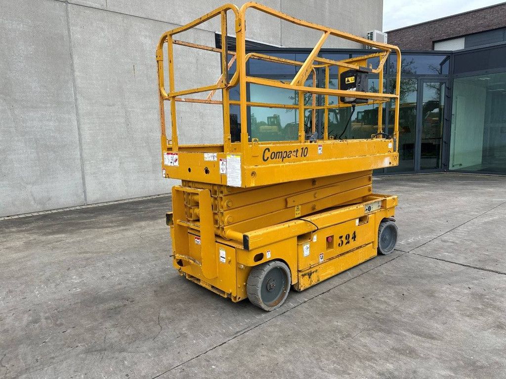 Scherenarbeitsbühne Haulotte Compact 10 Electric 10m 2002