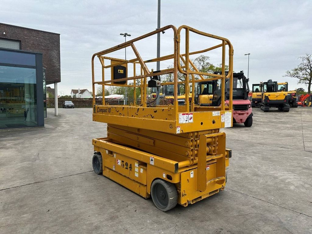 Scherenarbeitsbühne Haulotte Compact 10 Electric 10m 2002