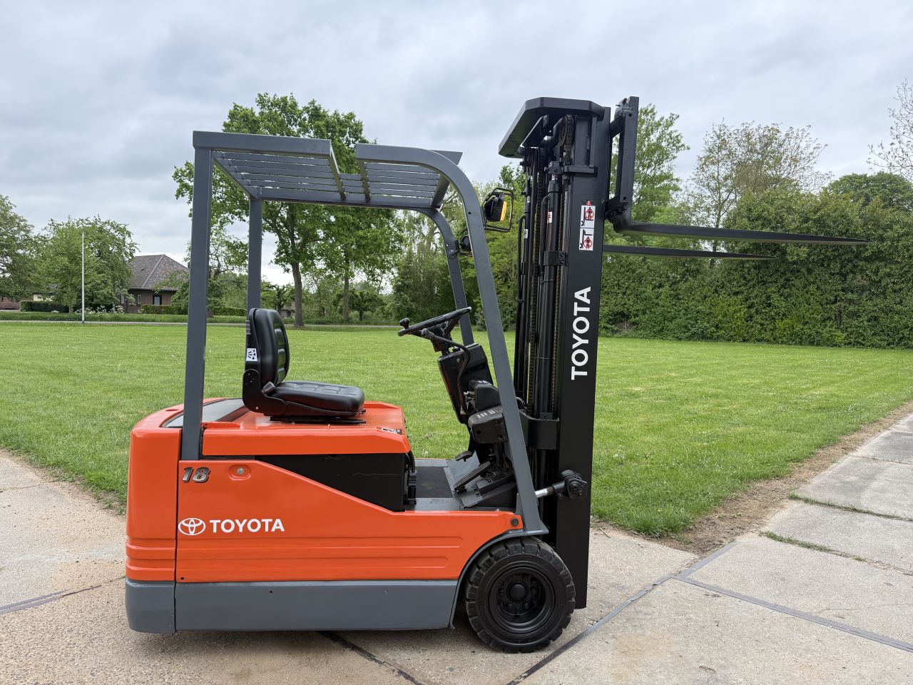 Toyota 1800KG elektrisch triplex mast freelift + verlichting