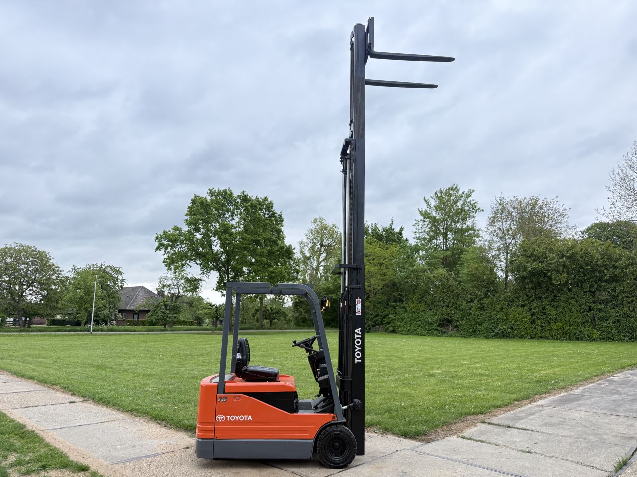 Toyota 1800KG elektrisch triplex mast freelift + verlichting