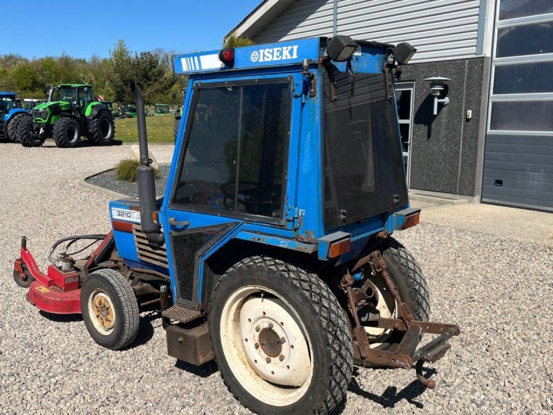 Iseki 3210 Med klipper og kost