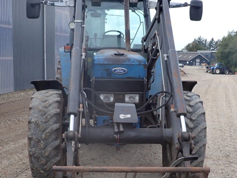 New Holland 7840