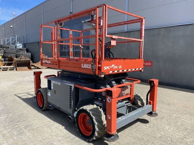 Skyjack SJ6832 RT