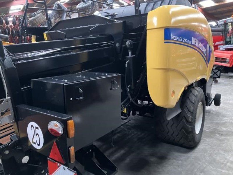 New Holland BB1290 PLUS