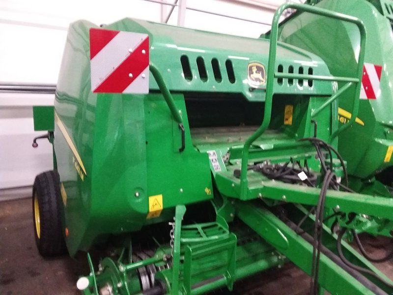 John Deere 441M