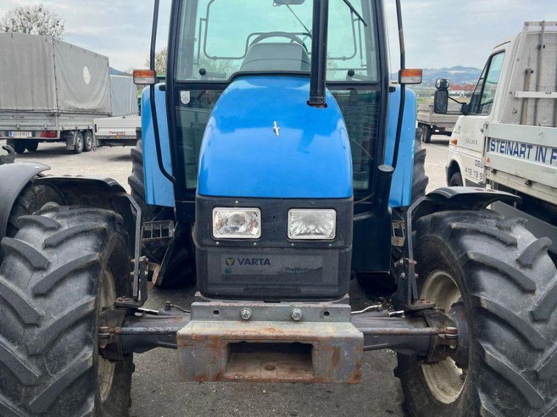New Holland 5635