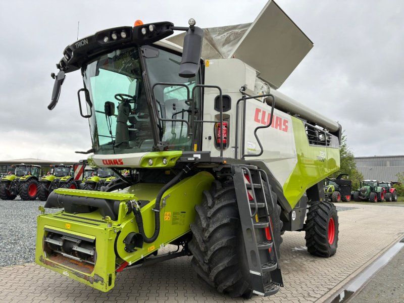 Claas Trion 720