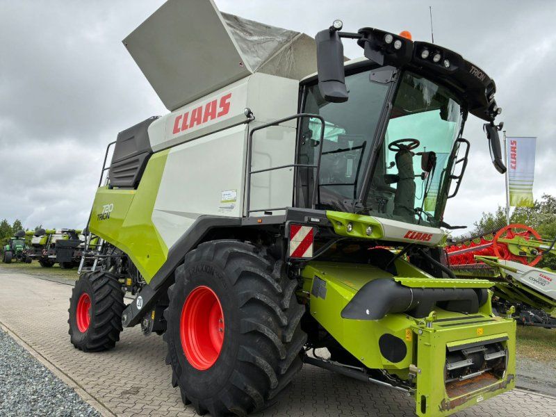Claas Trion 720