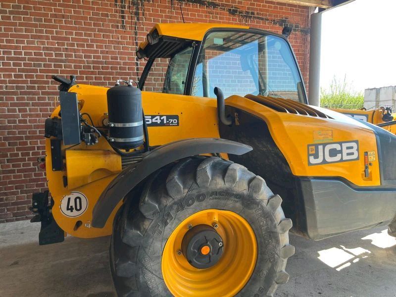 JCB 541-70
