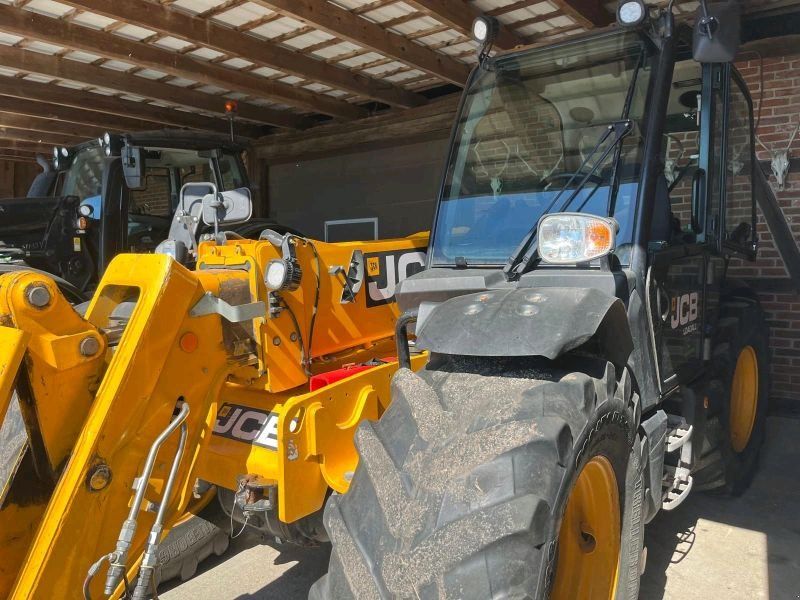 JCB 541-70