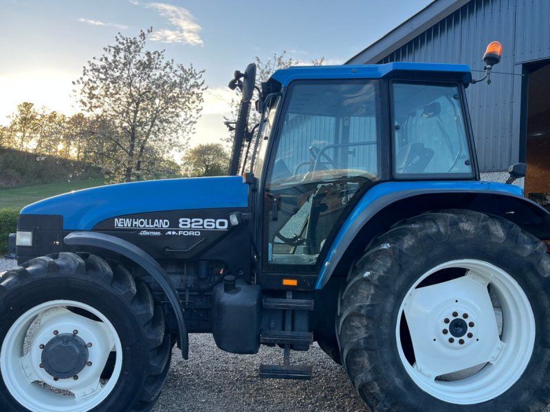 New Holland 8260 Range Command