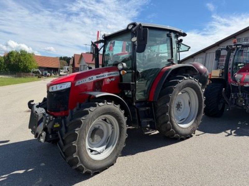 Massey Ferguson 5711 M
